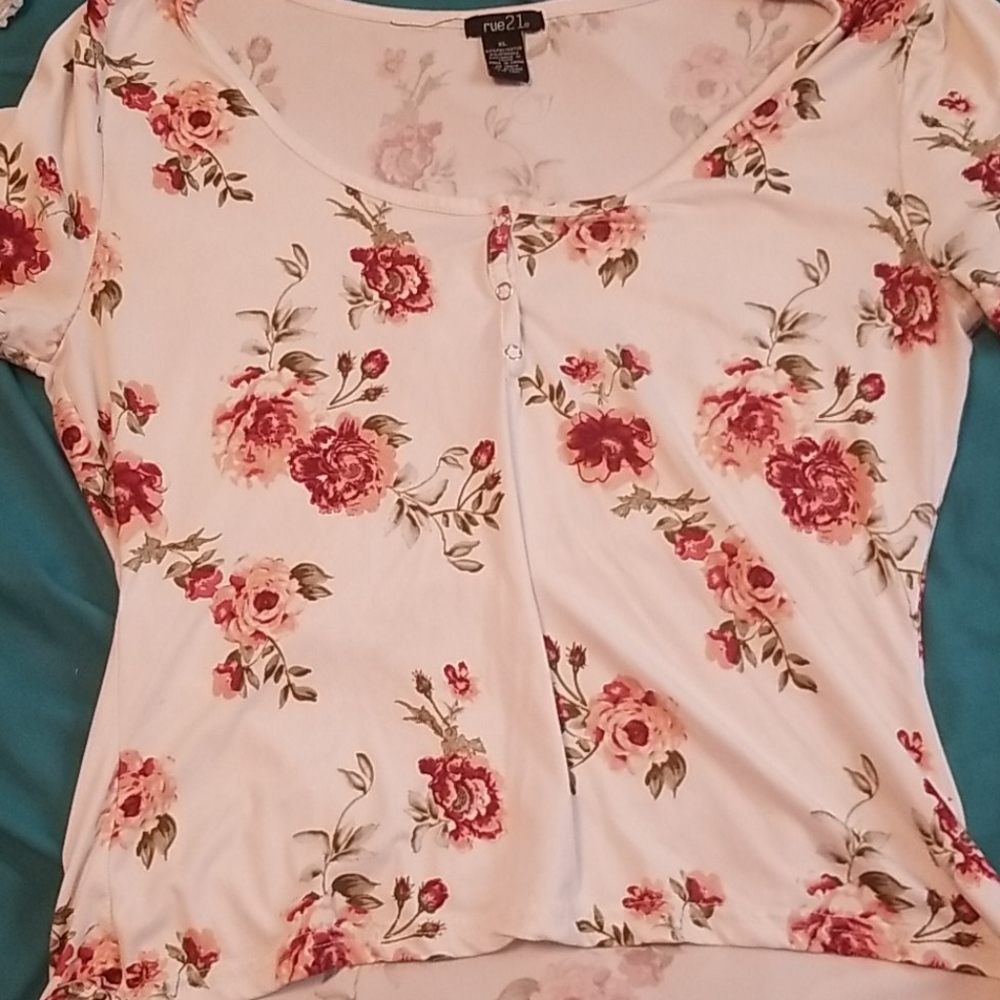 Rue 21 tshirt